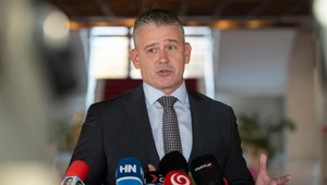 Obžalovaní za prelezenie plota Mikulca dostali tresty: Pokuta 200 eur, inak im hrozí väzenie