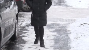 Nebezpečná poľadovica trápi viaceré regióny na Slovensku. Takto si môžete uplatniť náhradu škody