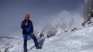 Vysoké Tatry sú preplné aj v zime, pod Lomnický Štít prišli tisícky turistov