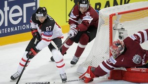 Crosbyho bodka za hladkým víťazstvom Kanady nad Lotyšskom
