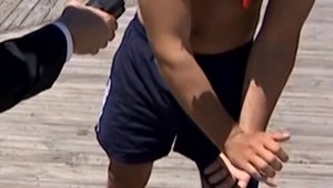 Odvážny čin. Mladík (20) zachránil dusiace sa bábätko