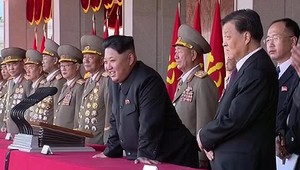 Odpaľovacie tlačidlo k jadrovým zbraniam mám na stole, tvrdí Kim Čong Un