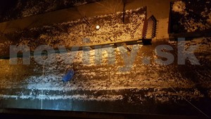 V Bratislave našli pod oknami paneláku mŕtveho muža