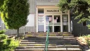 Útok na covidovom oddelení. Pozostalí po pacientke sa zdravotníkom vyhrážali zabitím