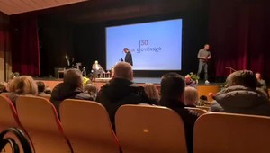 Diskusia s dvoma ministrami a mnohými pískajúcimi divákmi