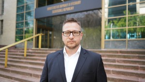 Martin Pekár sa vzdáva mandátu poslanca parlamentu. Kto nastúpi na jeho miesto?