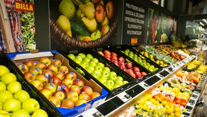 Najobľúbenejším ovocím Slovákov sú jahody a banány, zo zeleniny jednoznačne paradajky