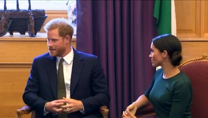 Meghan sa zaplietla do politickej búrky, porušila tristoročný zákon