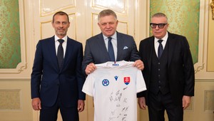 Premiér Fico mal sľúbiť uvoľnenie miliónov pre slovenský futbal. Konferencia SFZ sa skončila predčasne