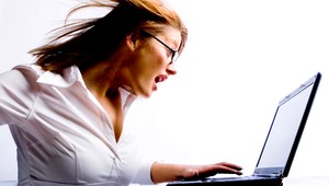 Matka našla svoju nezvestnú dcéru (15) po roku na internete. Ostala šokovaná, v akom videu ju uvidela