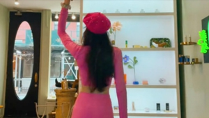 Keď ju šéf v tomto outfite uvidel v práci, skoro odpadol: Naozaj je toto oblečenie nevhodné?