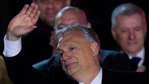 Protesty proti Orbánovi: Pre sexuálny škandál čelí kritike už aj premiér