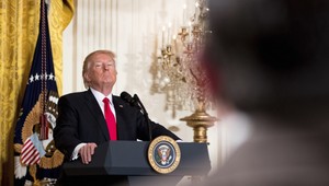 Vysoký úradník kritizoval Trumpa, okamžite ho prepustili