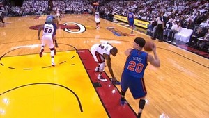 NBA: Bibbymu sa vyzula teniska, Wade mu ju odhodil preč