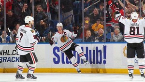 Hossa sa v poslednej minúte podieľal na víťaznom góle Chicaga