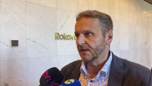 Čo slovo, to perla! Kuriak žiada koniec útokov na kresťanov: SOS, volá poslanec (OĽaNO). Odborník reaguje, že nič nepochopil