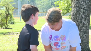 Zrazilo ho auto, lekári mu nedávali šancu. Chlapec (9) dnes bojuje o titul Atlét roka