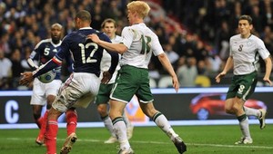 Škandalózna ruka Henryho! FIFA zaplatila Írom milióny!