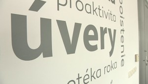 Banky nečakane znižujú úroky. Podľa odborníkov nie je vylúčené, že za úvery nám začnú aj platiť