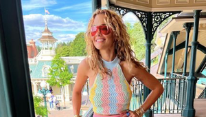 Ako veľmi neznáša podprsenky..? Hviezdna speváčka ukázala všetko, ľudí jej prednosti neohromili!