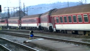 V Žiline sa vykoľajil vlak