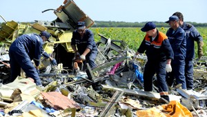 Separatisti bránia vyšetrovateľom v prístupe k zostrelenému lietadlu