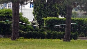 Pred ministerstvom vnútra bol opustený ruksak, zasahovali pyrotechnici