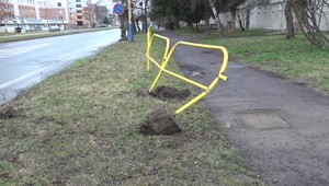 Nehody na cestách: Jeden vodič nafúkal, druhý z miesta utiekol