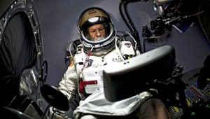 Utorok mal byť deň D! Baumgartner (43) prekoná rýchlosť zvuku inokedy