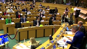 Slovensko patrí k najmenej zaočkovaným krajinám. Únia sa snaží vyvracať nezmysly o vakcíne