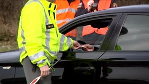 Trnavský policajt pod vplyvom alkoholu havaroval. Tvrdil, že nešoféroval