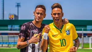 Tá podoba! Neymar nazval svoju voskovú figurínu dvojčaťom