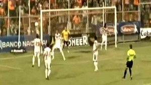 Nádherný vlastný gól! To by človeku ozaj nenapadlo...