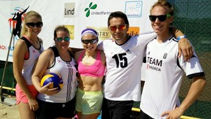 Slnko, teplo a mokré telá. Ján Mečiar miluje volejbal