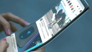 Skladací telefón s ohybným displejom príde do konca roka