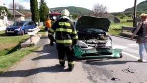 Pri čelnej zrážke sa zranilo trojročné dievčatko