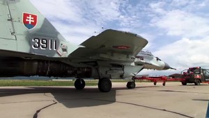 Kde budú lietať naše stíhačky? Pellegrini tvrdí, že na Ukrajine, Naď mu to vyvrátil