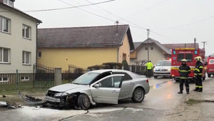 Mladícka nerozvážnosť a vysoká rýchlosť spôsobili dopravnú nehodu