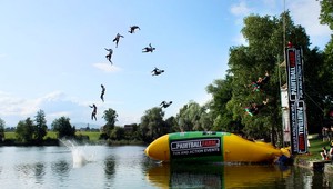 Vzrušenie zaručené! Adrenalínový Blob Jump s Guinnessovým rekordom