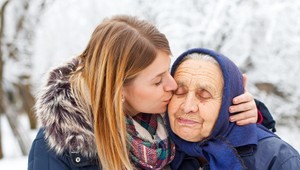 Nezabúdajme na seniorov: na linku pre seniorov volajú zo strachu vojny, či podvodov