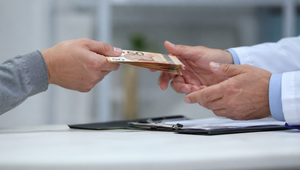 Poplatky u lekárov rastú, niektorí pacienti to nezvládajú. Prídu riešenia?