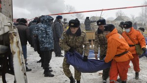 Po páde lietadla prišiel chlapec o celú rodinu