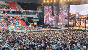 Svadba pred vyše 35 tisíc fanúšikmi! Český spevák šokoval fanúšikov na mega koncerte!