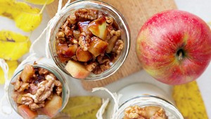 Super zdravá dobrota na horúce dni: Vyskúšajte svieži jablkovo-tvarohový pohár