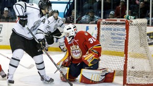 VIDEO. Ale ich vymiešal! Kolotoč zadarmo pre obrancu i brankára...