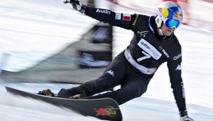 Adrenalínové šialenstvo na lyžiach. Vyžiadalo si iba jeden zlomený členok