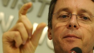 Mikloš uvoľní viac ako 10 miliónov eur. Na predčasné voľby