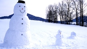 Zima nás stále skúša. Aj v stredu bude snežiť