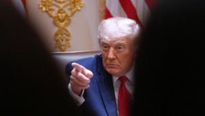 „Vyhodíme ich do vzduchu.“ Trumpove slová o Ománe vyvolali rozruch