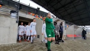 Nemali dosť hráčov. Na prvoligový zápas nastúpili len ôsmi